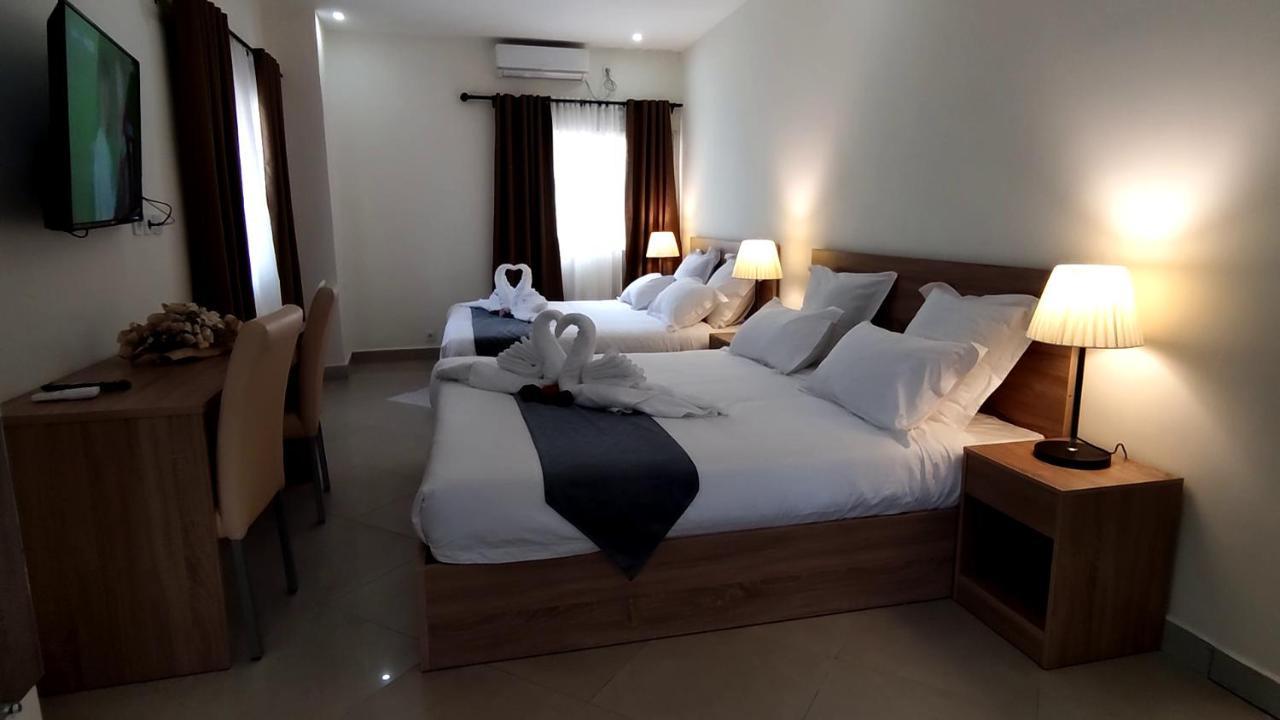 Downtown Hotel أنتاناناريفو المظهر الخارجي الصورة