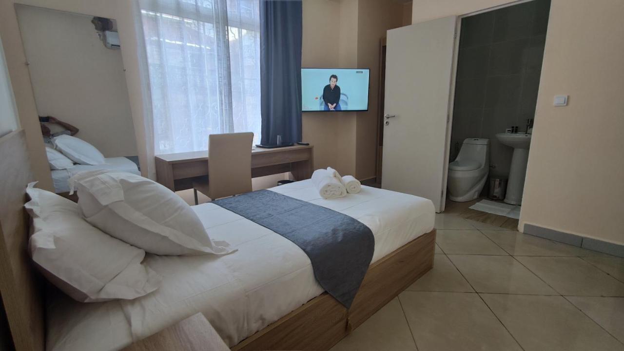 Downtown Hotel أنتاناناريفو المظهر الخارجي الصورة